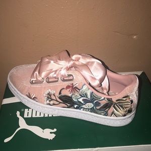 PUMA women’s Heart hyper suede